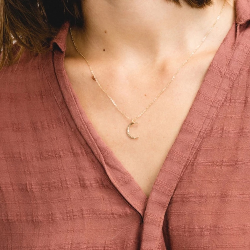 • Miriam • Crescent Moon Necklace - Picture 4 of 5